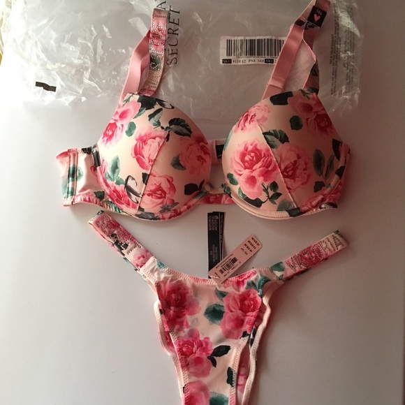 🌸😍VS Shine Strap Push-Up Bra & Brazilian Panty Set - Picture 2 of 11